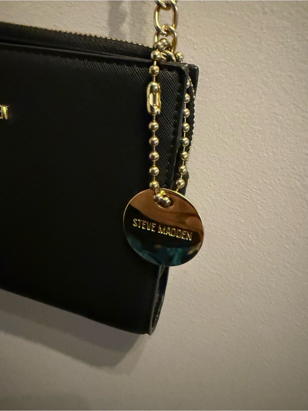Steve Madden Black Crossbody Wallet Purse Gold Chain - Picture 3 of 6